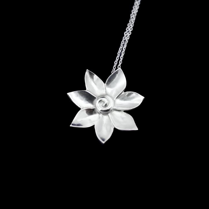 floral pendant in sterling silver by Susan Ohrn Jewelry